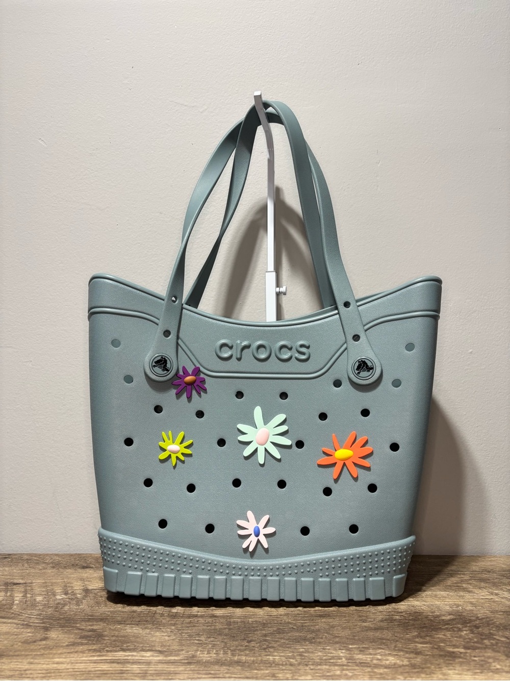 Crocs Classic Medium Tote - Picture 3 of 12